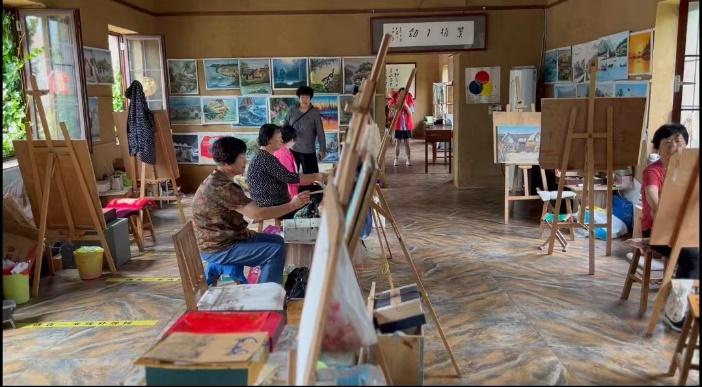 牧云庵画室作画.jpg
